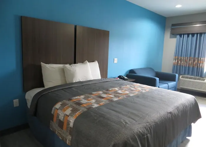 Haven Inn & Suites Willowbrook (Adults Only)