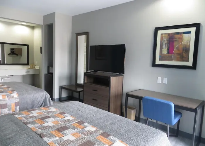 Haven Inn & Suites Willowbrook (Adults Only)